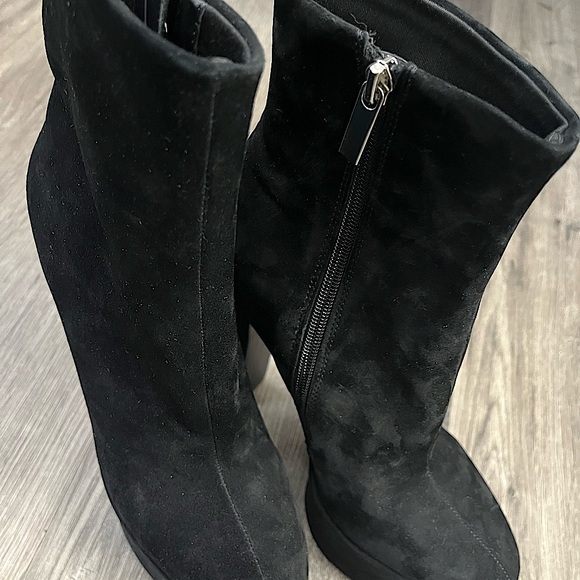 BRAND NEW-NEVER WORN Steve Madden black suede booties size 8 - Picture 4 of 7